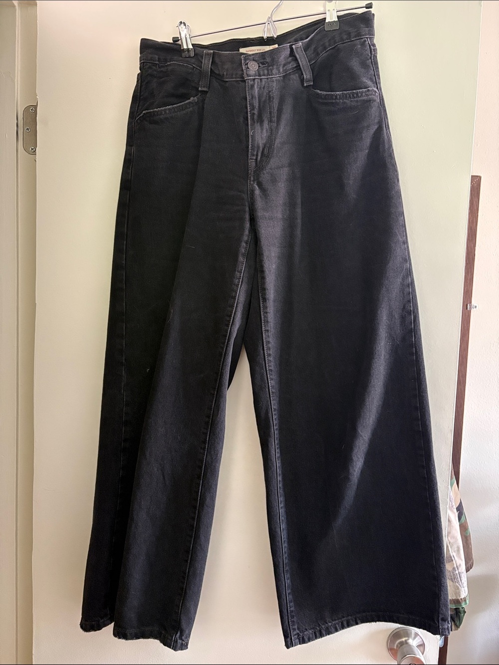 Levi's Women's Black Wide-Leg Flare Jeans - Picture 3 of 6